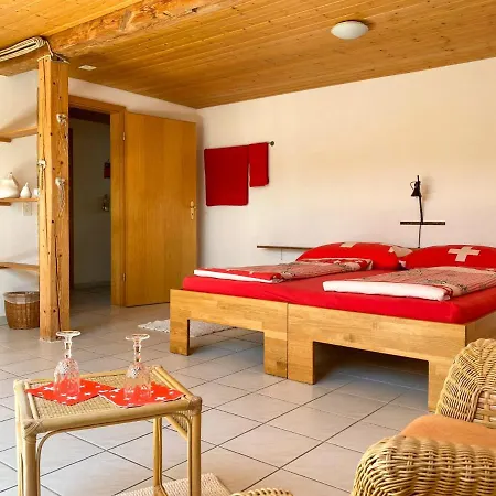 Arn's Ferienwohnung-2 * Wangenried
